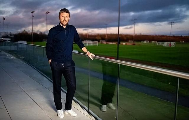 开云入口-弗爵爷力荐+更衣室力挺，卡里克时隔5年再次“救火”曼联|索尔斯克亚|米堡|弗格森|主帅|教练_新浪体育_新浪新闻