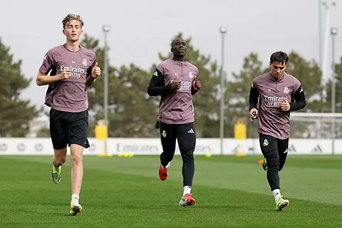 开云APP-科贝：皇马主力球员今日进行康复训练，姆巴佩等人仍在恢复