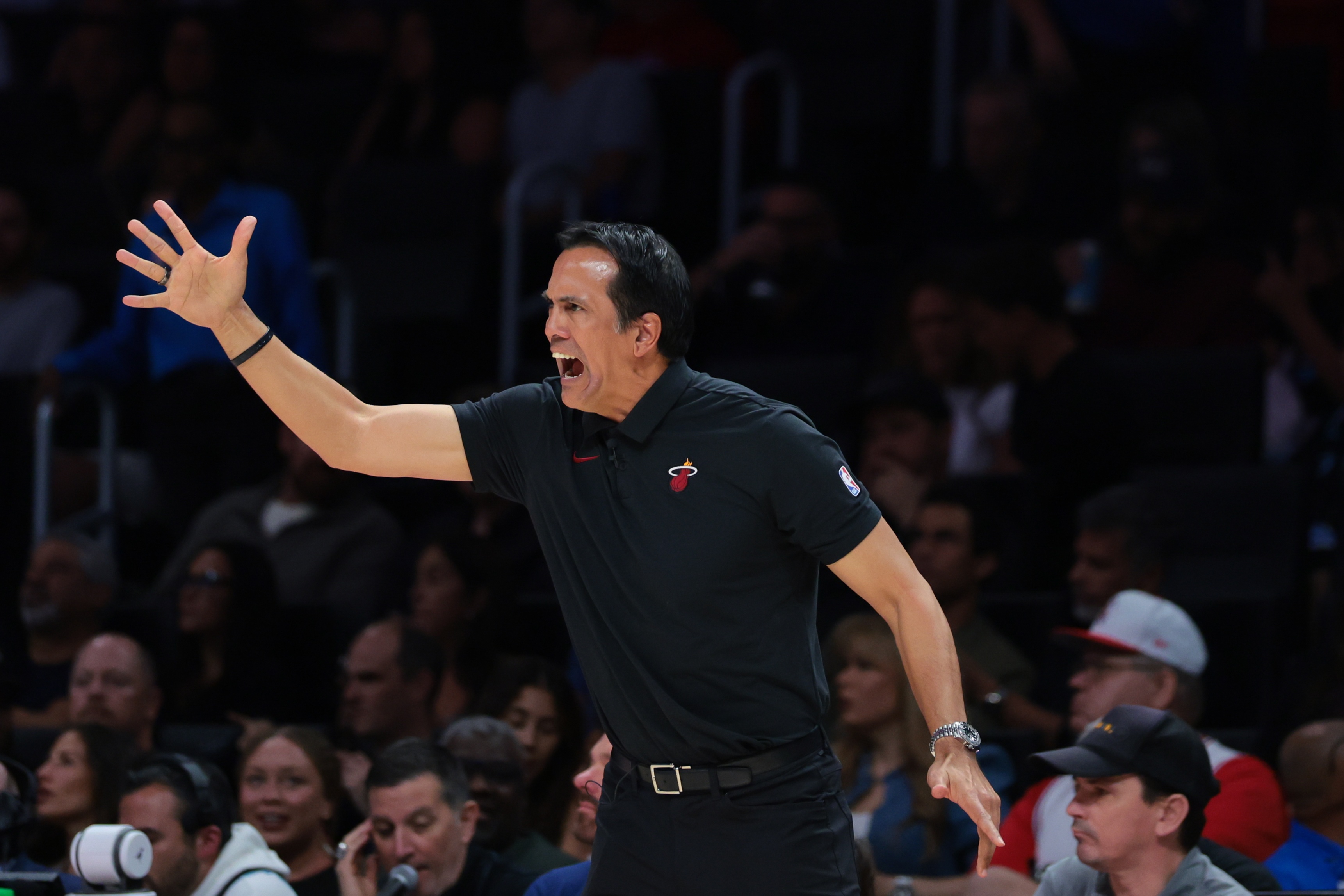 开云移动端-热火魔术裁判报告：全场无漏判错判！吹热火5秒违例为正确判罚